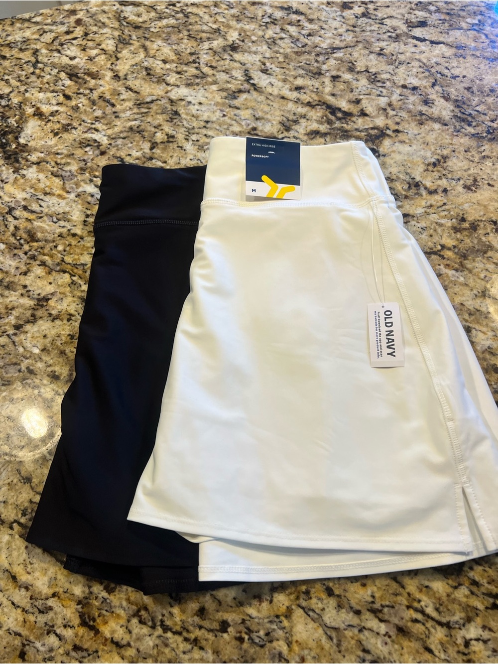 Old Navy Women’s Black and White Active Skorts - 2 Pack Medium. NWT